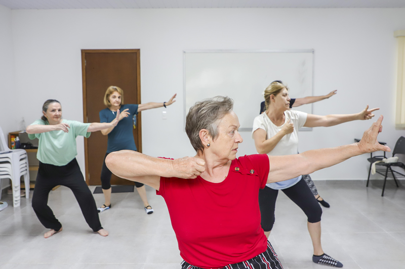 De idiomas a tai chi chuan, programação da Associação dos Aposentados já movimenta servidores em 2026
