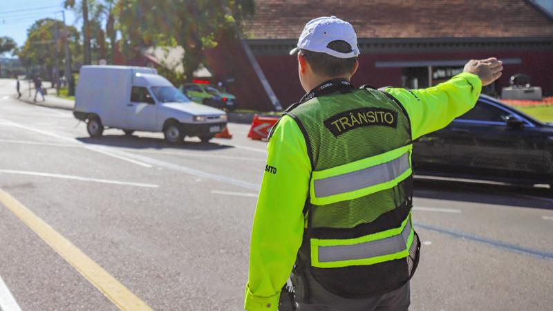 Trânsito terá alterações em Curitiba neste fim de semana para show e corrida