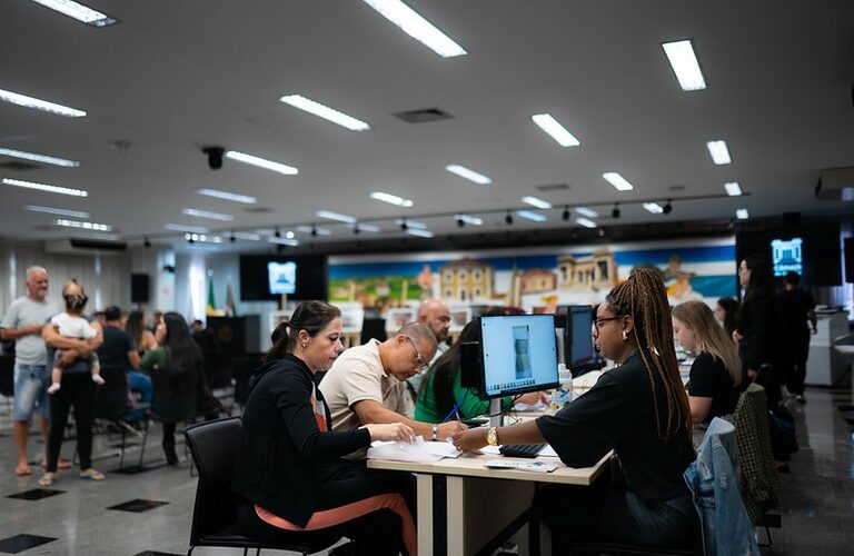 Mutirão da Defensoria atendeu mais de 180 pessoas na Câmara de Curitiba