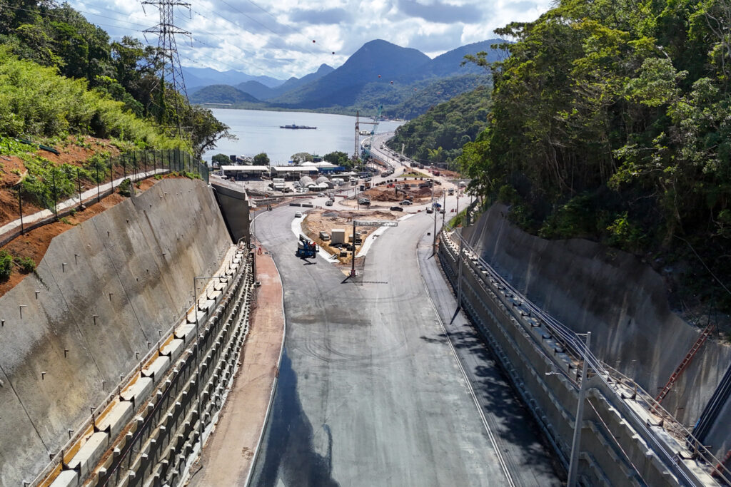 Mesmo com feriado, obras seguem a todo vapor na Ponte de Guaratuba