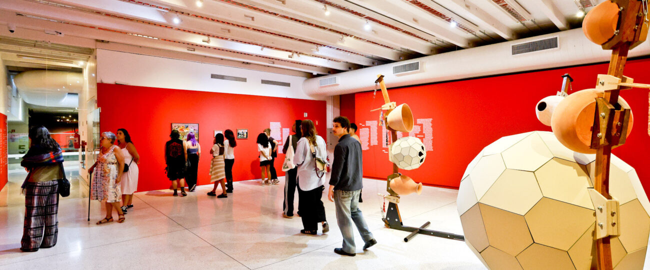 MON promove atividade para público 60+ inspirada na 36ª Bienal de São Paulo